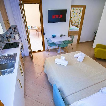 Petite Palace Resmo Dış mekan fotoğraf