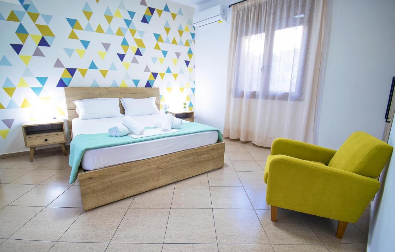 Petite Palace Resmo Dış mekan fotoğraf