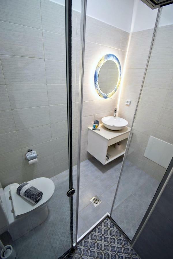 Petite Palace Resmo Dış mekan fotoğraf